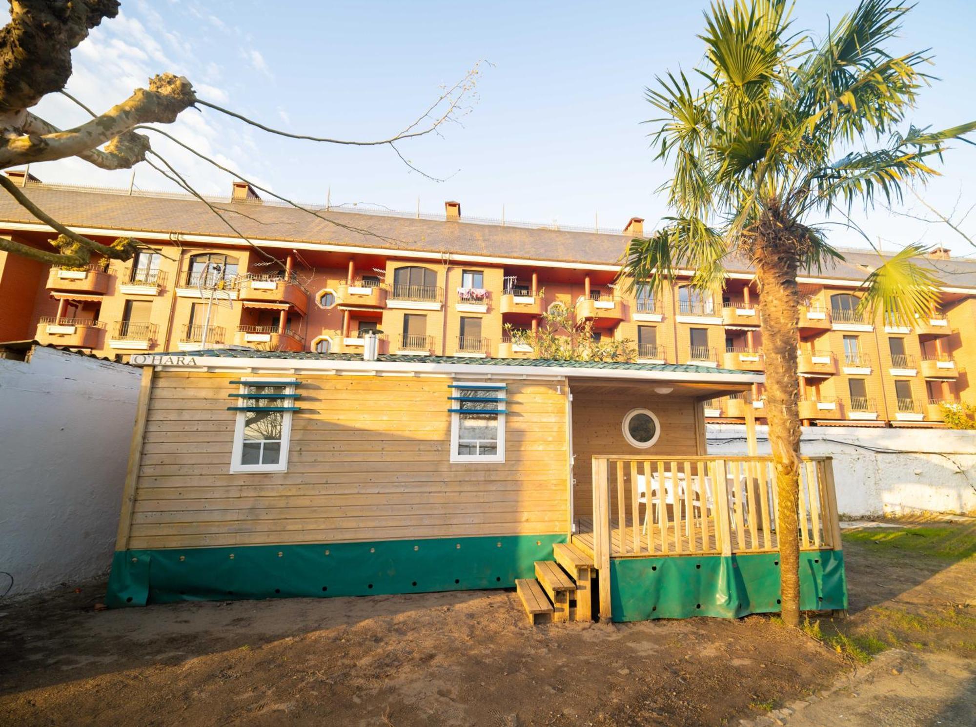 Alojamiento - Bungalows En El Centro De Laredo A 200 M De La Playa Kültér fotó